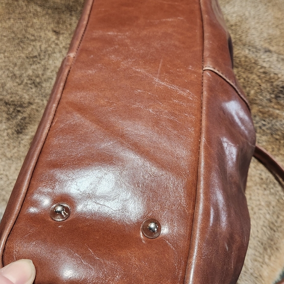 CRYSTALYN KAE VEGAN LEATHER large shoulder tote - Picture 3 of 8